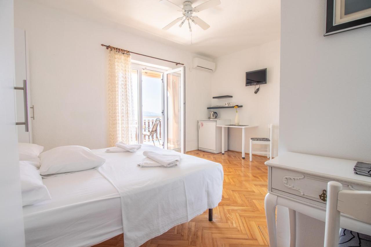 Plaza 1 Hotel Sveti Juraj Bagian luar foto